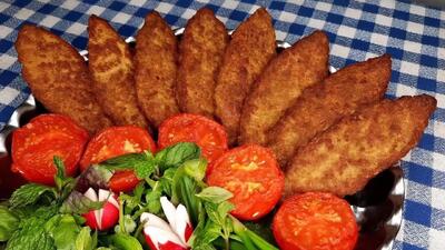  طرز تهیه کتلت ترد و برشته فقط با ۲ عدد سیب زمینی و آرد نخود چی