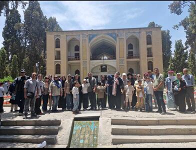  میزبانی از گردشگران در آیین سنتی گلاب‌گیری کاشان؛ گامی در جهت توسعه گردشگری فرهنگی - سایت خبری اقتصاد پویا
