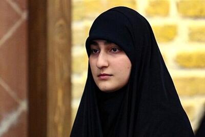  انتشار یک عکس از رهبر شهید انقلاب در صفحه شخصی زینب سلیمانی/ رهبر شهید جان خود را برای حفظ اسلام فدا کرد