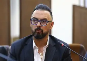 پاشازاده: اگر پنجره باز بود سهراب سرمربی استقلال نمیشد!