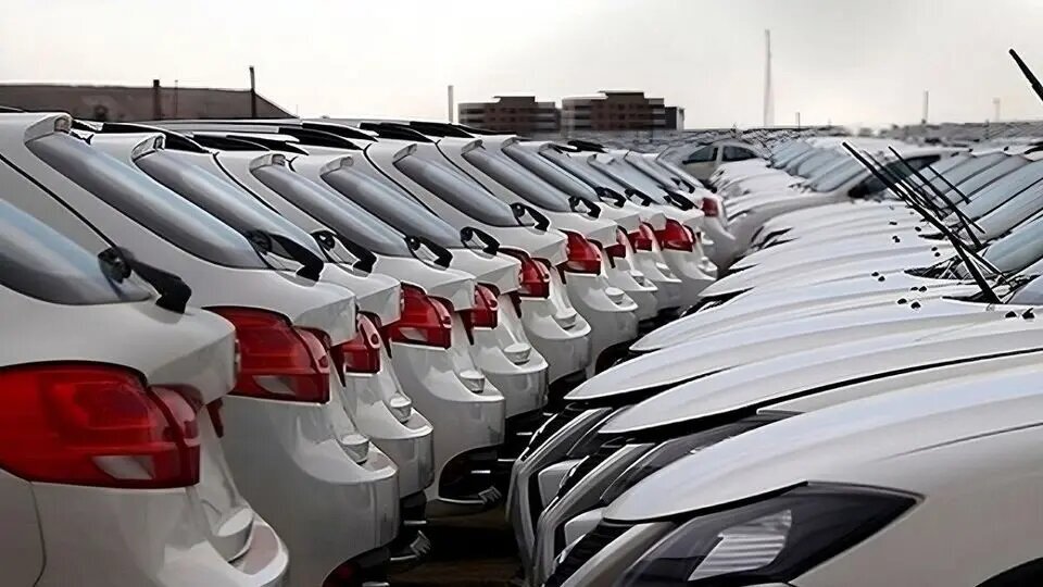 ریزش قیمت خودرو داخلی؛ آخرین قیمت پژو، سمند، کوییک، شاهین و تارا